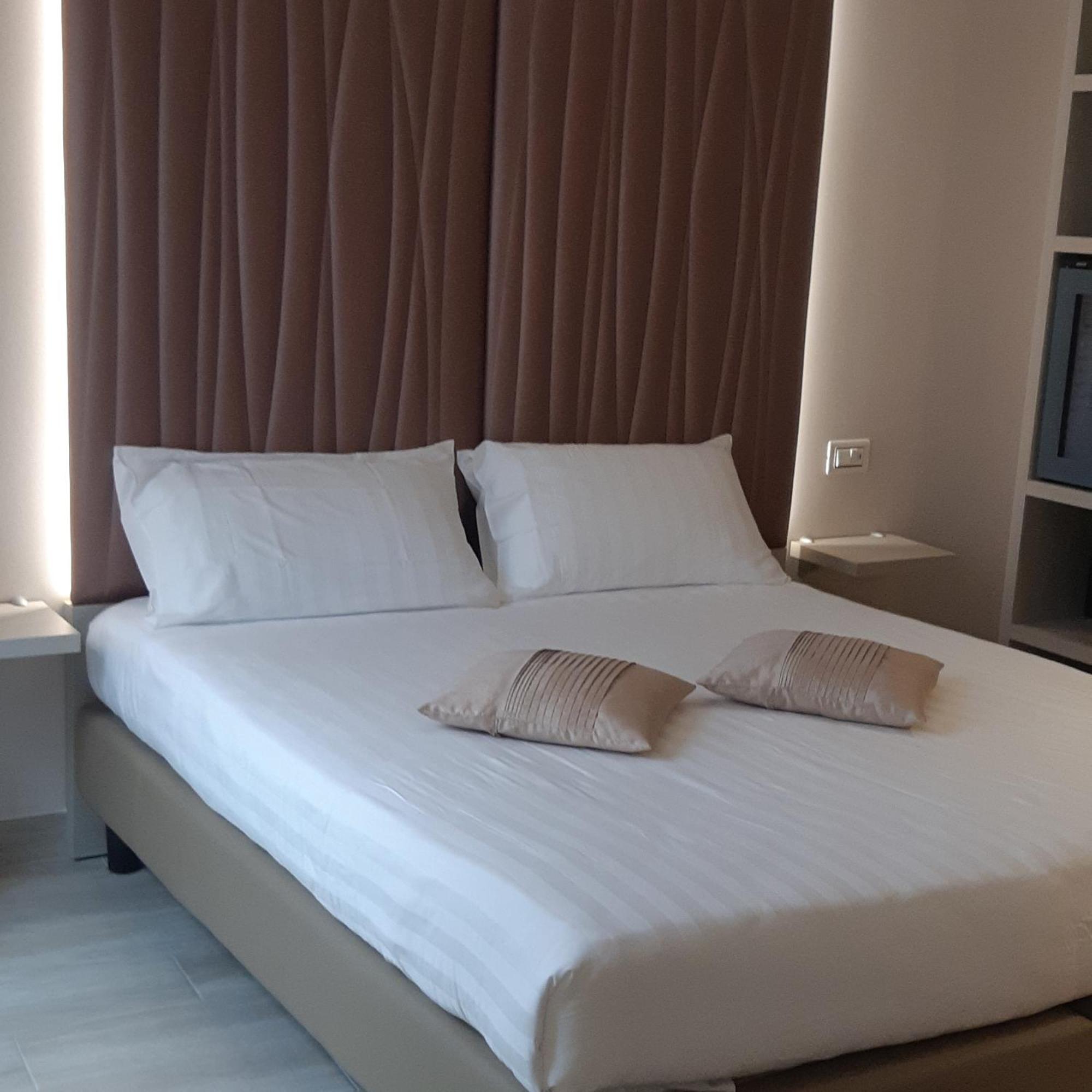 Hotel Danieli La Castellana Lago Di Garda Brenzone sul Garda Exterior foto